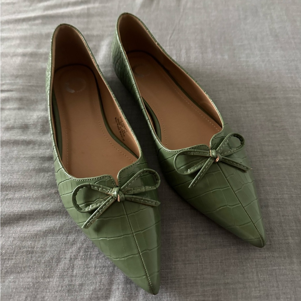 Vegan leather green ballet flats